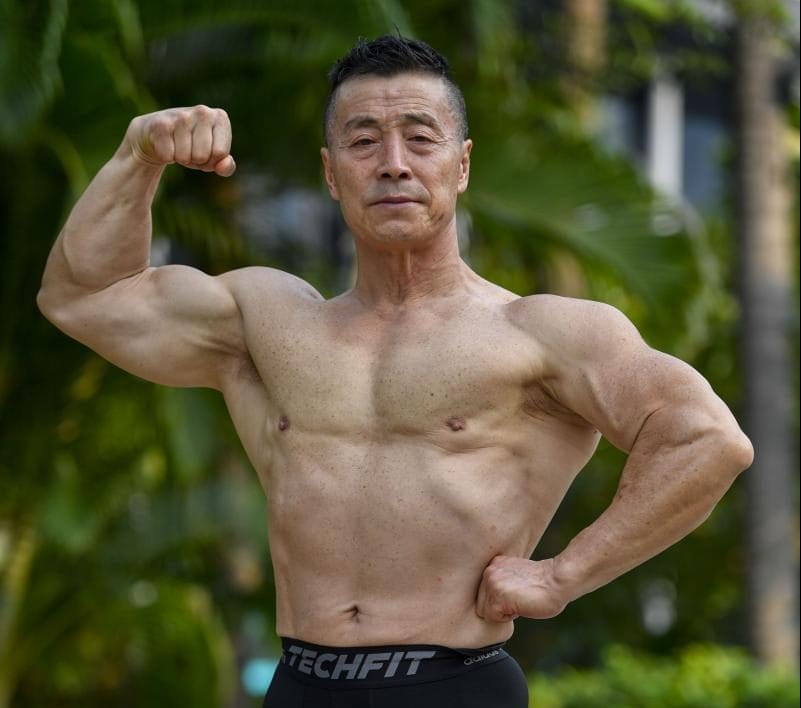 Is de afgetrainde Yang Xinmin (72 jaar) de oudste bodybuilder ter wereld?