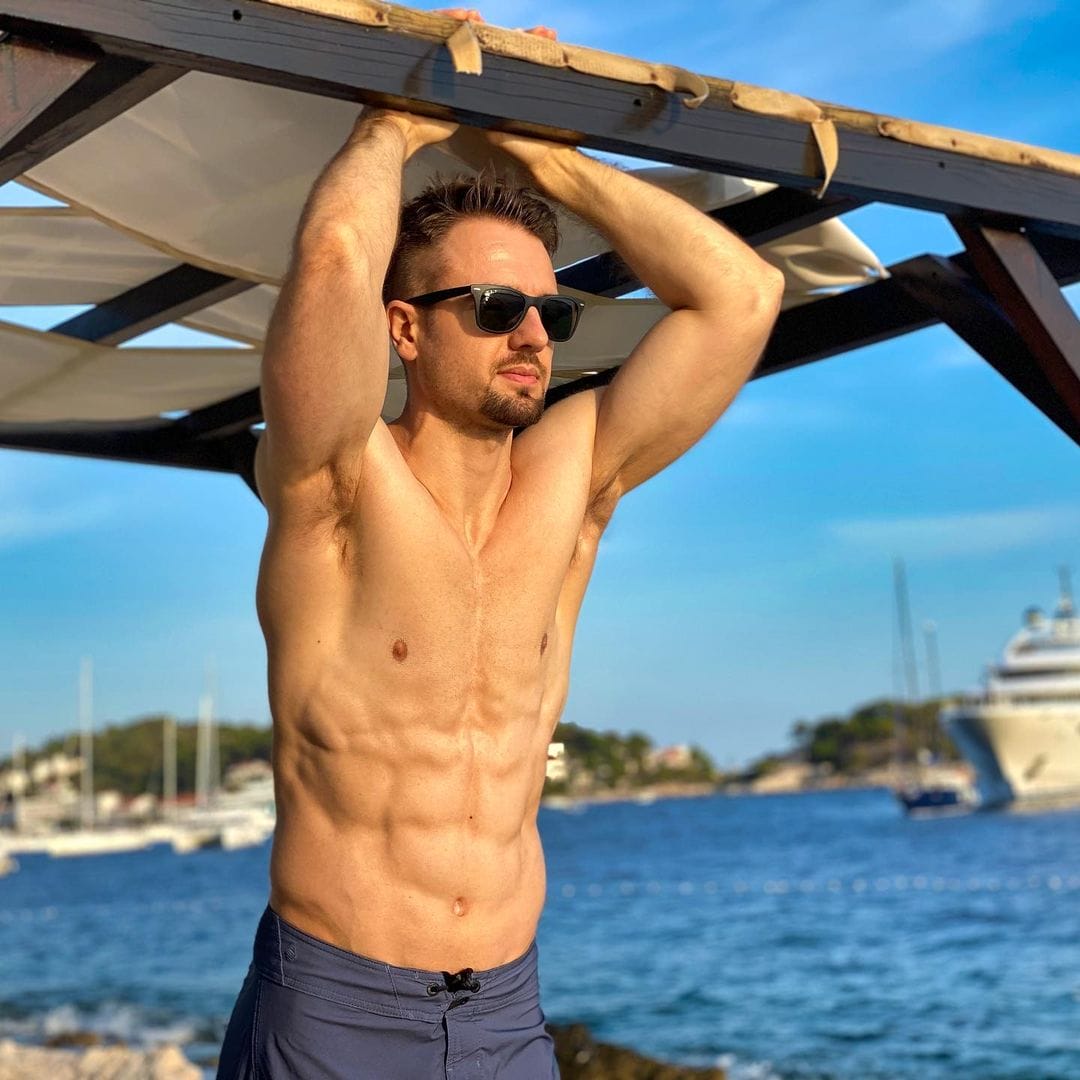 Mario Tomic geeft straight to the point fitnessadvies op YouTube!