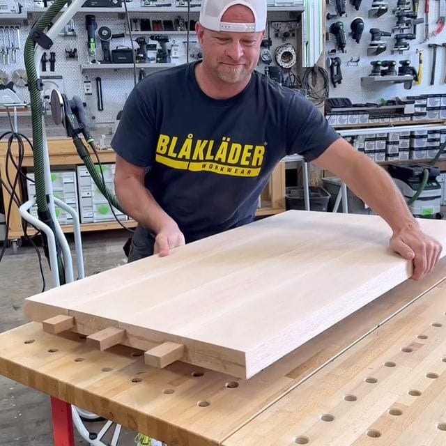 'The Dusty Lumber Co' heeft twee rechter handen!